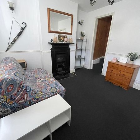 Cozy 3 Bedrooms Home Off Mill Road Sleep CBG Dış mekan fotoğraf