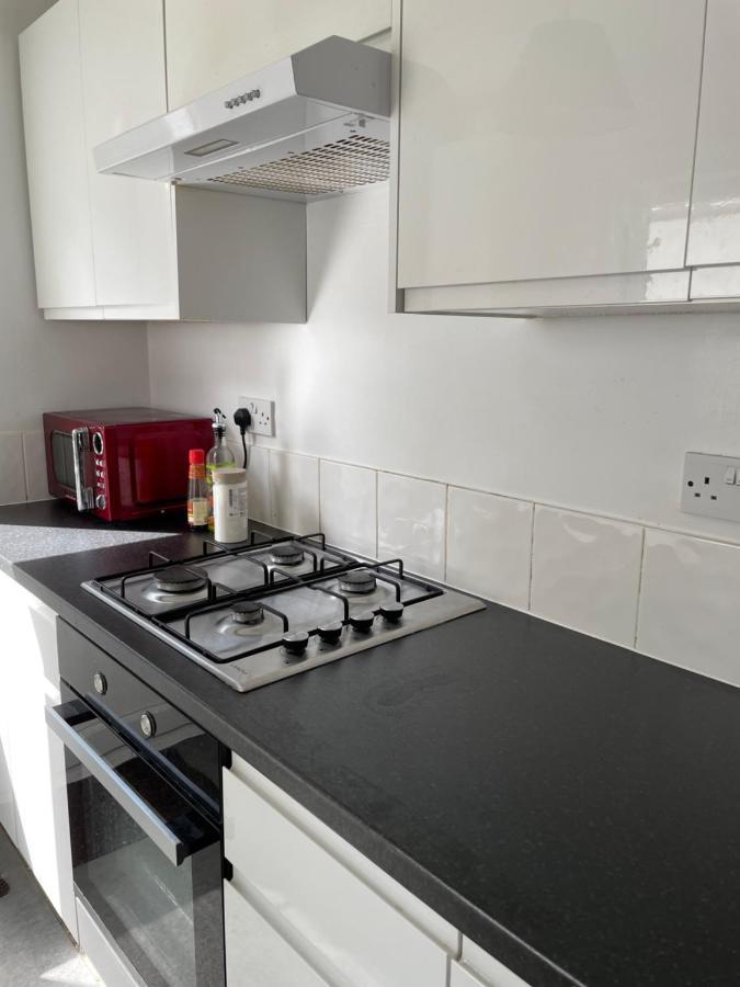Cozy 3 Bedrooms Home Off Mill Road Sleep CBG Dış mekan fotoğraf