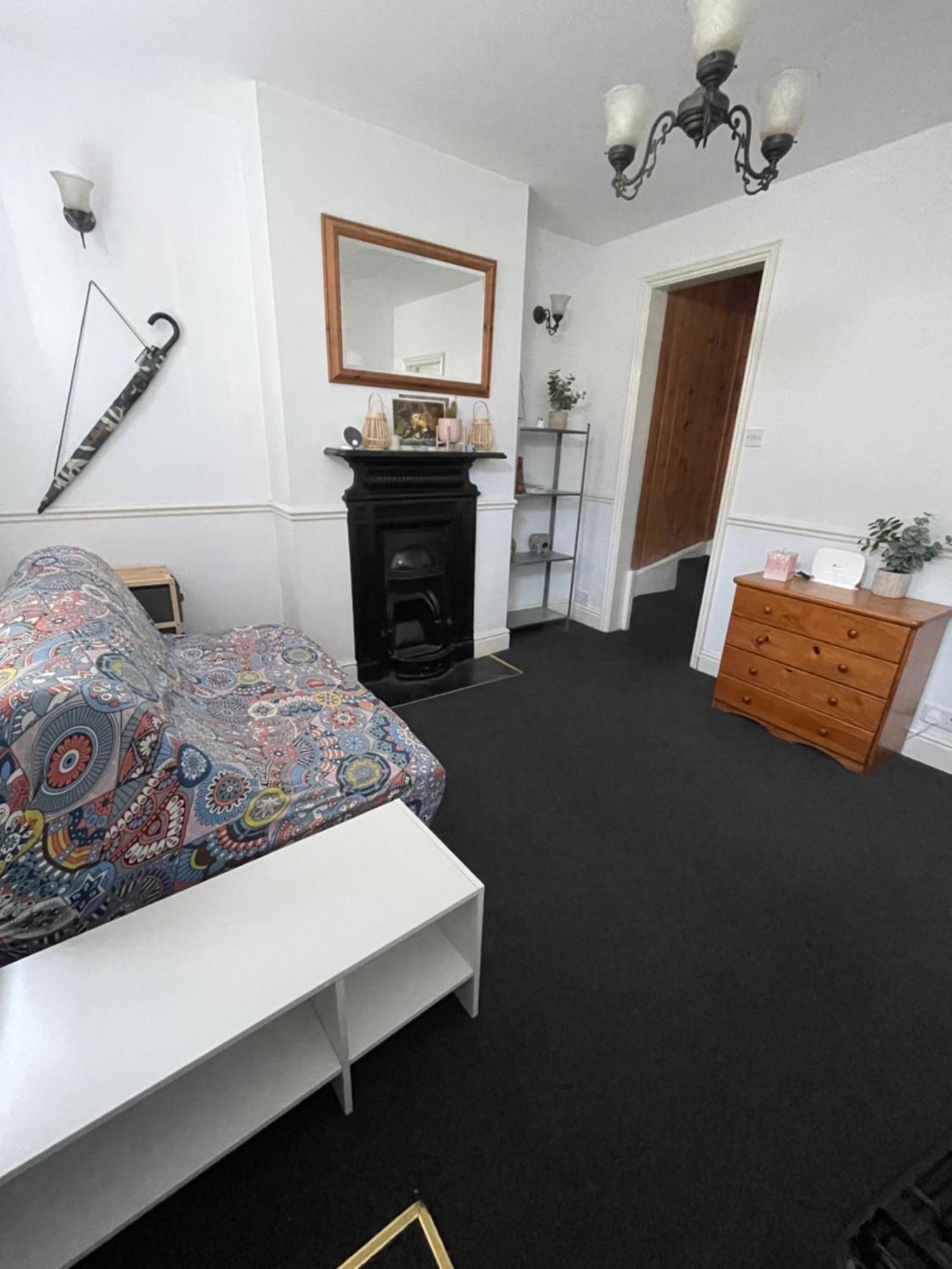 Cozy 3 Bedrooms Home Off Mill Road Sleep CBG Dış mekan fotoğraf